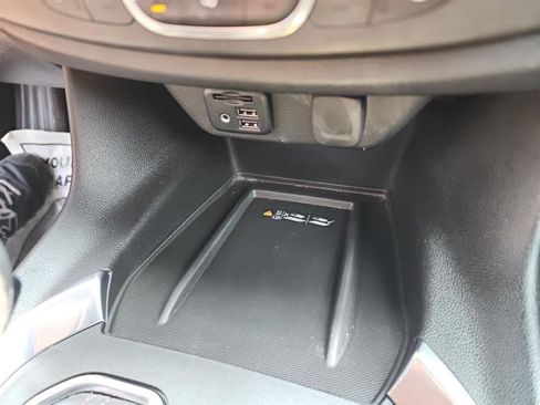 Used 2022 Chevrolet Traverse RS w/ LPO, Floor Liner Package AWD/4WD image 18
