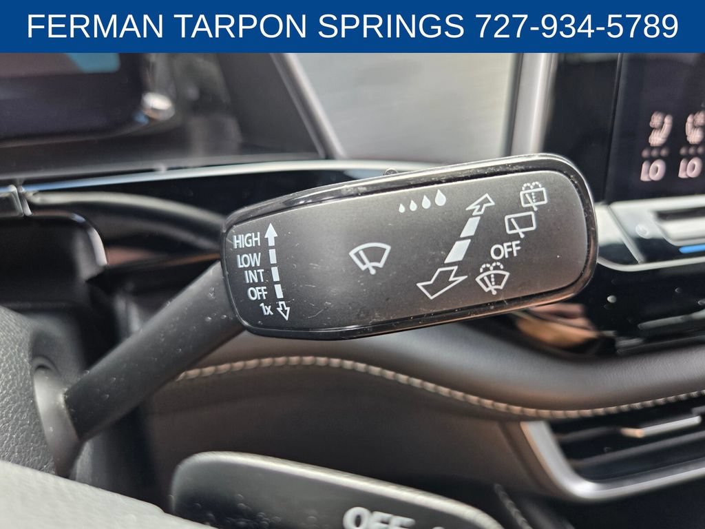 Used 2024 Volkswagen Atlas Cross Sport SE FWD image 31