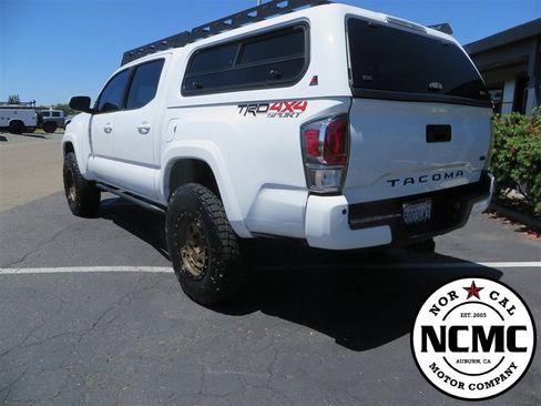Used 2021 Toyota Tacoma TRD Sport image 12