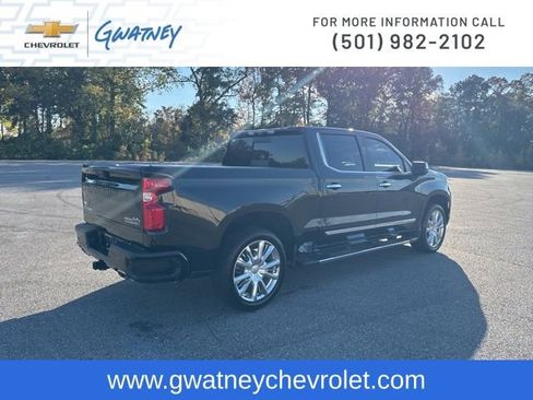 Used 2023 Chevrolet Silverado 1500 High Country w/ Technology Package image 5