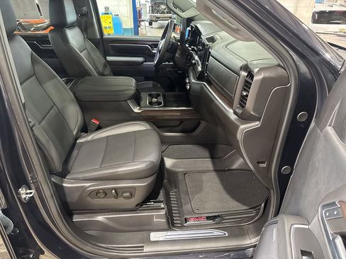 Used 2024 GMC Sierra 3500 SLT w/ SLT Convenience Package image 43