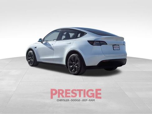 Used 2025 Tesla Model Y Long Range image 14