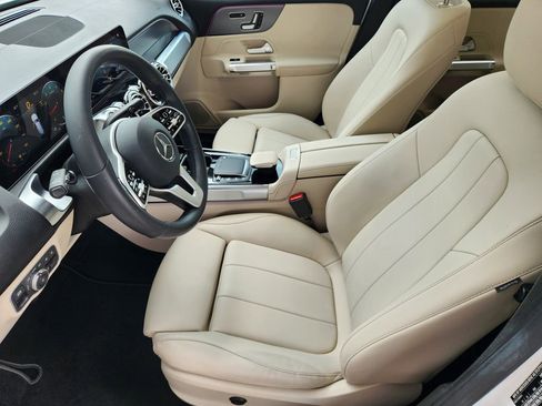 Used 2021 Mercedes-Benz GLB 250 image 13