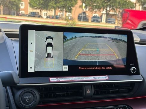 New 2025 Toyota Prius Plug-In Hybrid image 19