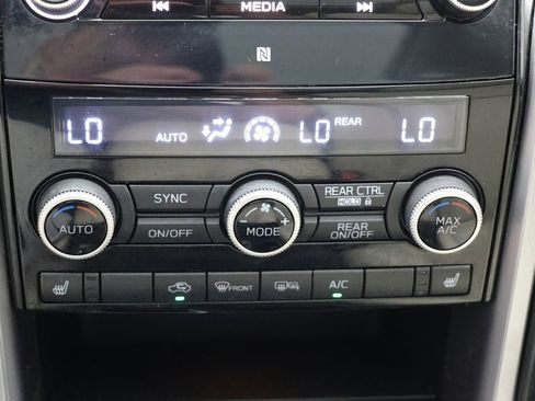 Used 2022 Subaru Ascent Limited w/ Technology Package image 26