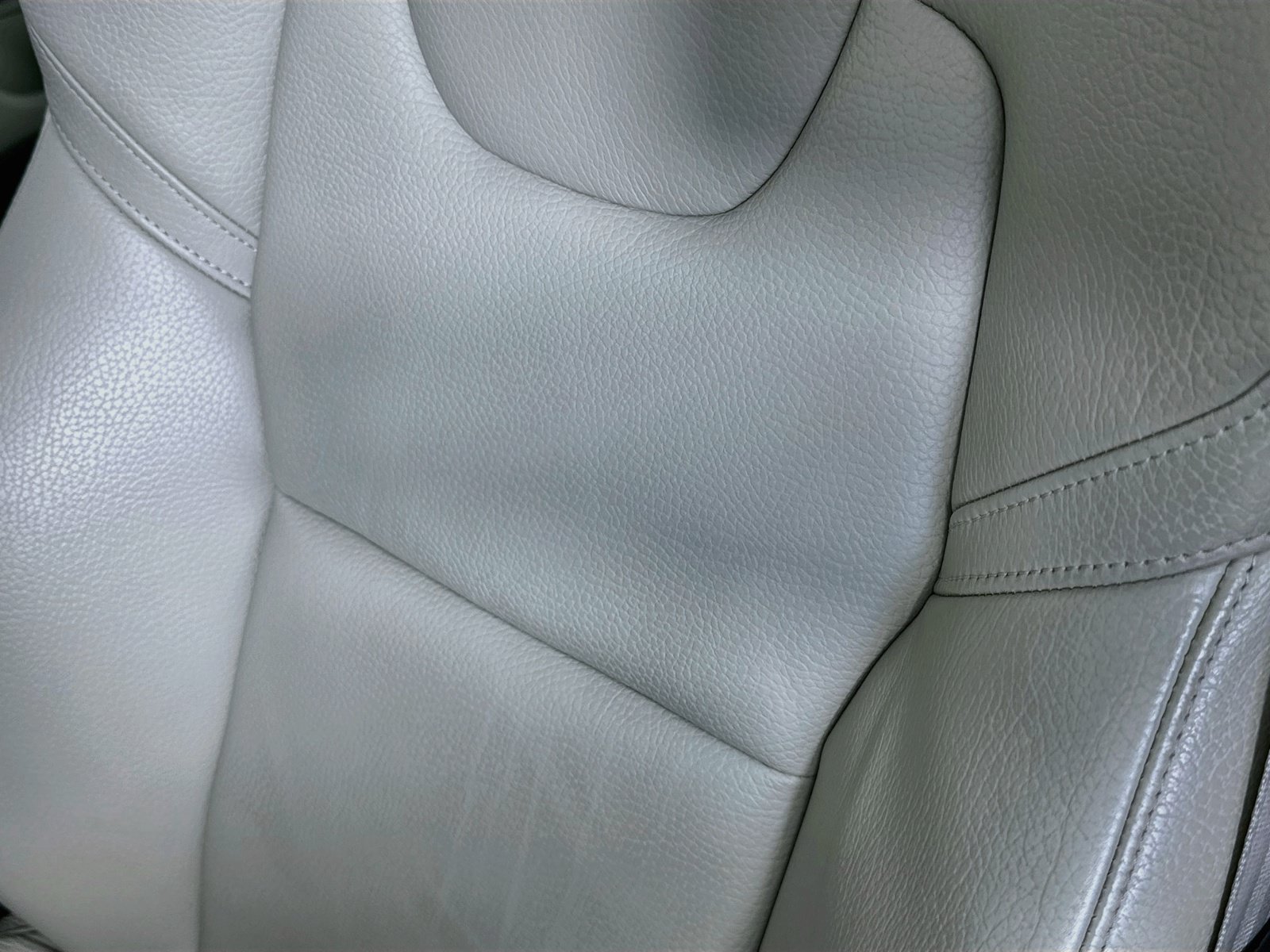 Used 2023 Volvo S60 B5 Core FWD image 19