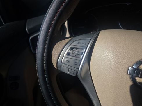 Used 2015 Nissan Rogue S image 17