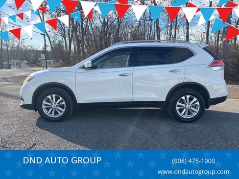 Used 2015 Nissan Rogue SV w/ SV Moonroof Package image 1