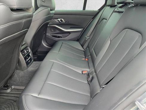 Used 2025 BMW 330i Sedan w/ Premium Package RWD image 19