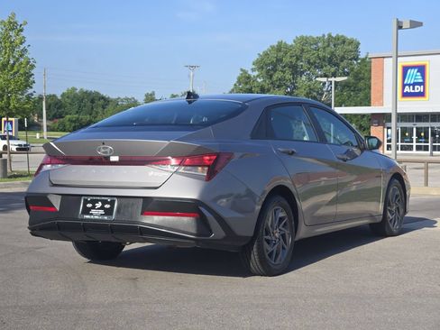 Certified 2024 Hyundai Elantra SEL FWD image 4