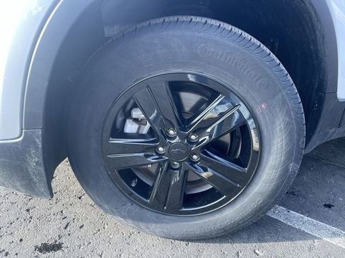 Used 2022 Chevrolet Trax LT w/ LT Convenience Package image 31