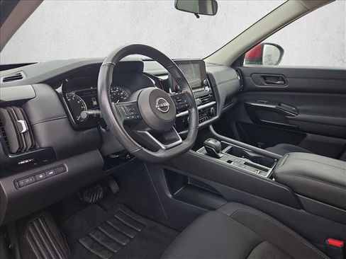 Used 2025 Nissan Pathfinder SV FWD image 10