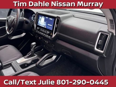 Used 2025 Nissan Frontier SV AWD/4WD image 16