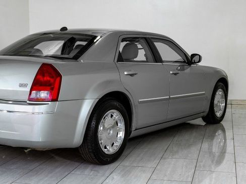 Used 2006 Chrysler 300 Touring image 60