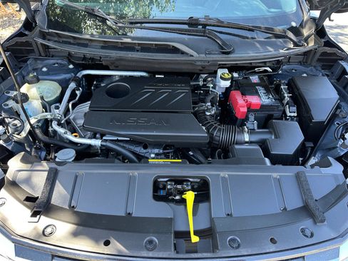 Used 2025 Nissan Rogue SV FWD image 34