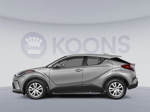 Used 2020 Toyota C-HR XLE FWD image 4