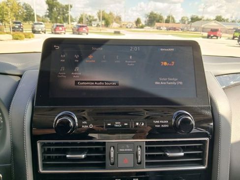 Used 2022 INFINITI QX80 Luxe w/ All-Season Package image 21