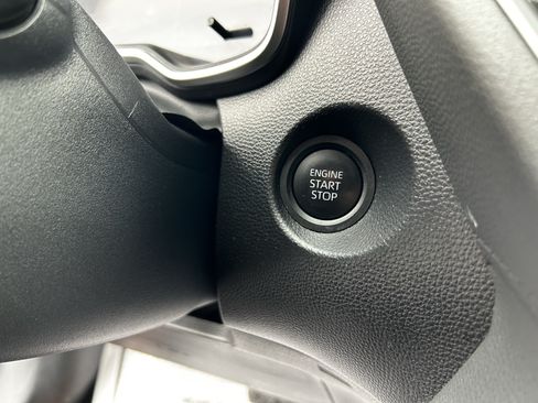 Used 2025 Toyota Corolla Cross XLE FWD image 26