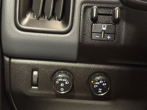 Used 2016 Chevrolet Colorado Z71 AWD/4WD image 35