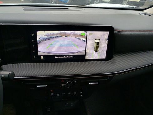 New 2025 Nissan Kicks SR image 21