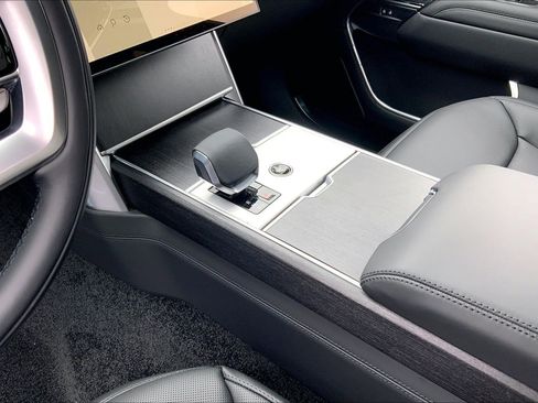 New 2026 Land Rover Range Rover SE image 7