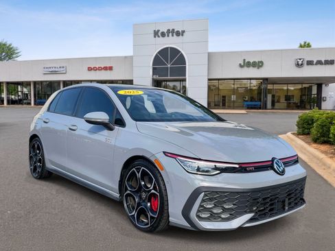 Used 2025 Volkswagen GTI Autobahn FWD image 3
