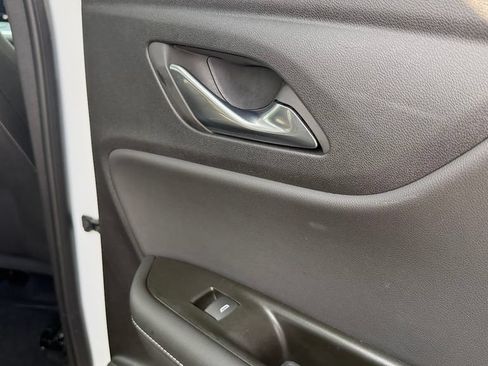 Used 2025 Chevrolet Blazer LT FWD image 24