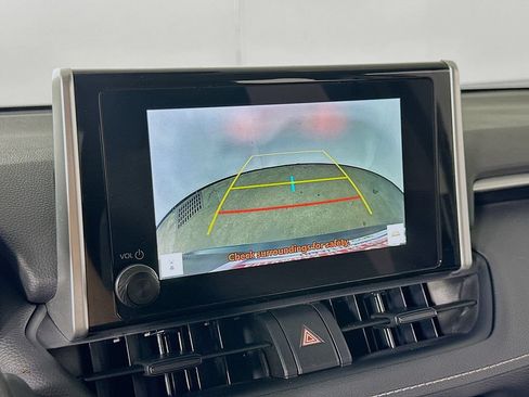 Used 2024 Toyota RAV4 LE FWD image 9