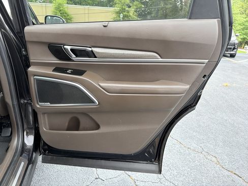 Used 2022 Kia Telluride SX w/ Towing Package FWD image 18