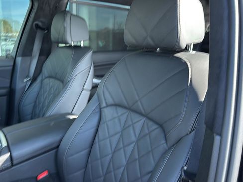 Certified 2023 BMW X7 xDrive40i w/ M Sport Package image 25