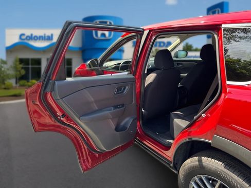 Used 2026 Nissan Rogue S AWD/4WD image 27