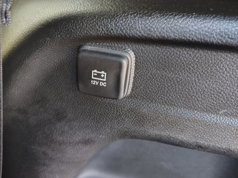 Used 2024 Jeep Grand Cherokee L Altitude image 12