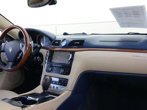 Used 2011 Maserati GranTurismo S image 7