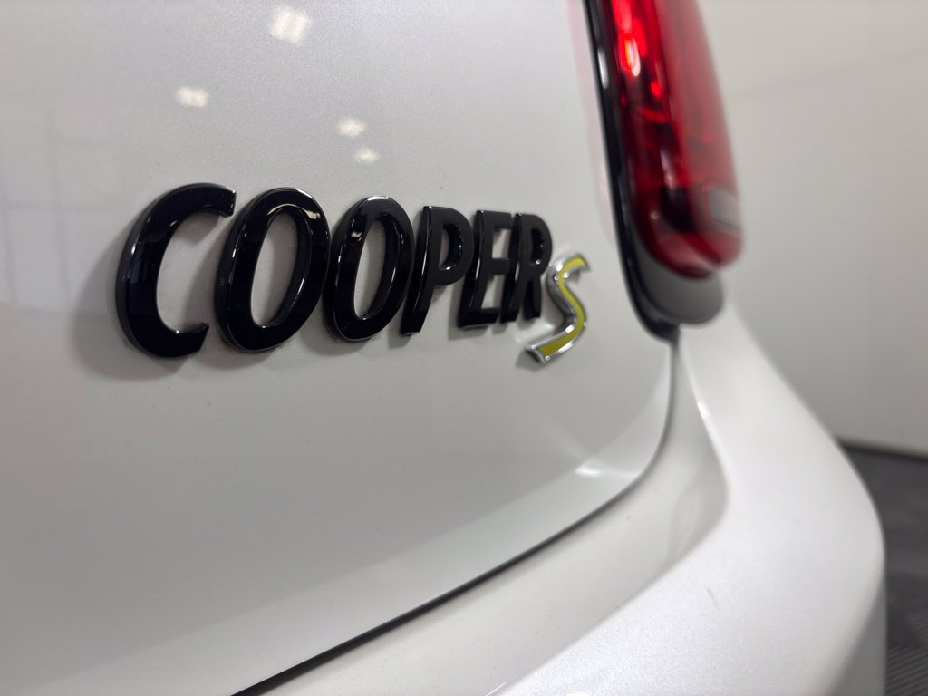 Certified 2024 MINI Cooper SE FWD image 11