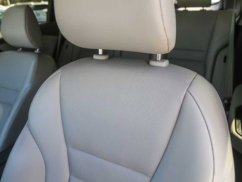 Used 2025 Nissan Rogue SV w/ SV Premium Package image 26