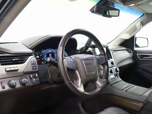 Used 2019 GMC Yukon Denali w/ Denali Ultimate Package image 15