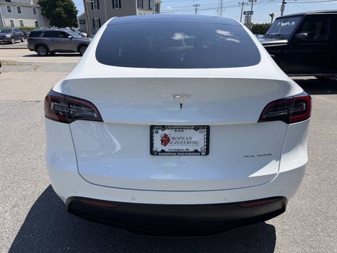 Used 2022 Tesla Model Y Long Range AWD/4WD image 6