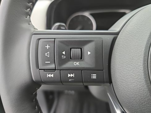 New 2025 Nissan Pathfinder SV image 18