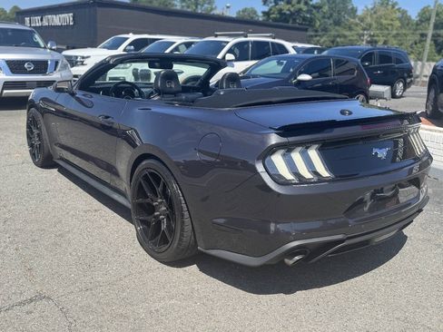 Used 2022 Ford Mustang Premium RWD image 9