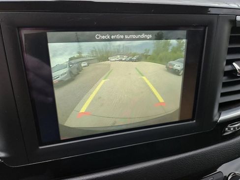 Used 2019 Chrysler Pacifica Touring-L FWD image 20