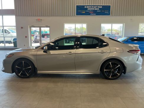 Used 2018 Toyota Camry FWD image 8