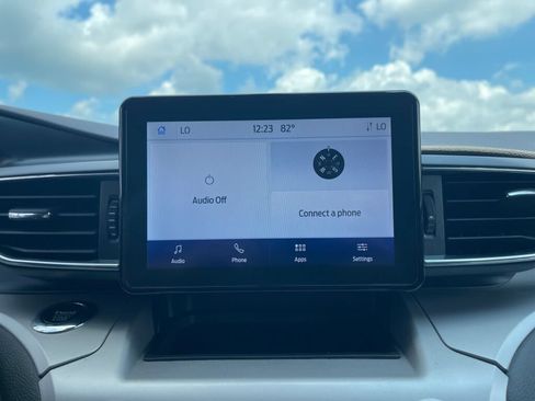 Certified 2023 Ford Explorer XLT w/ Equipment Group 202A AWD/4WD image 9