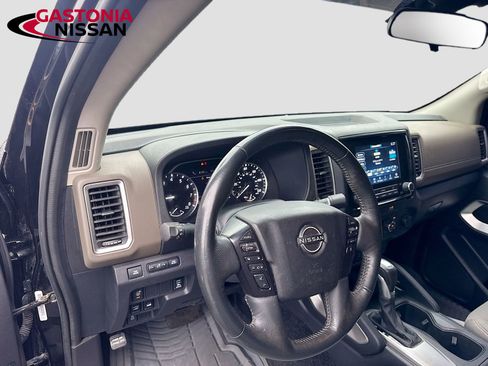 Used 2023 Nissan Frontier SV w/ SV Convenience Package AWD/4WD image 11