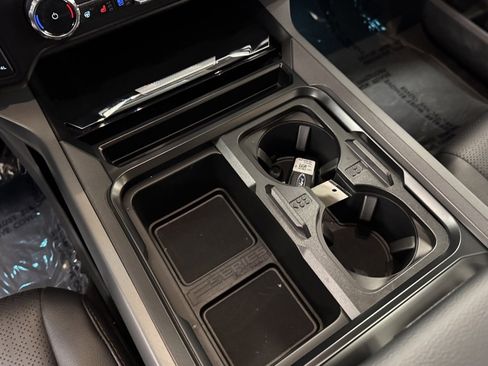 New 2026 Ford F250 Lariat w/ Black Appearance Package image 22