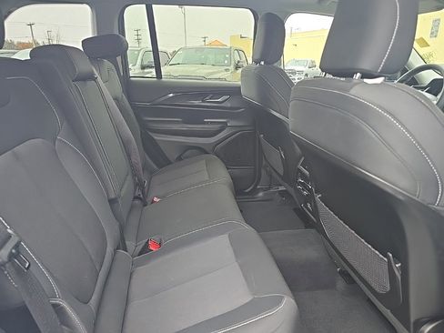 Certified 2023 Jeep Grand Cherokee Laredo image 13