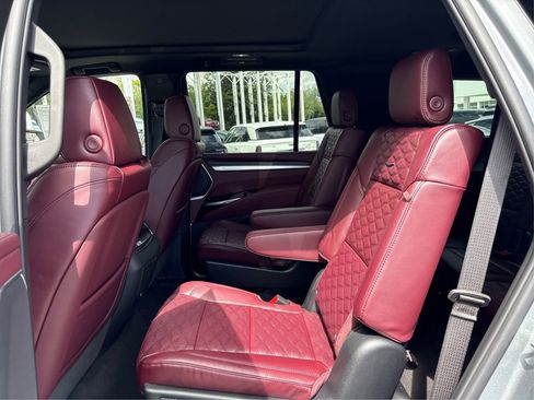 New 2026 Cadillac Escalade Luxury image 10