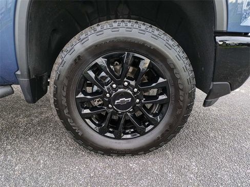 Used 2025 Chevrolet Silverado 2500 Custom w/ Custom Value Package image 12