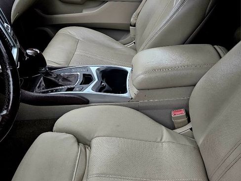 Used 2012 Cadillac SRX Luxury image 3