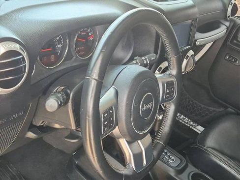 Used 2017 Jeep Wrangler Unlimited Rubicon AWD/4WD image 10