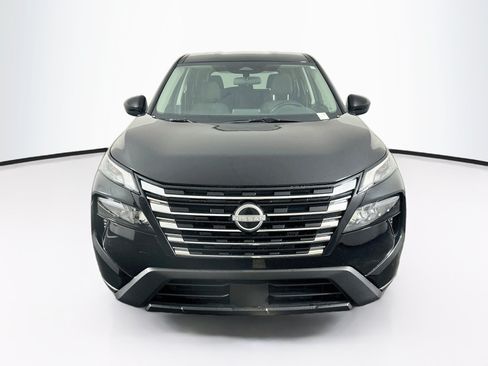 Used 2025 Nissan Rogue SV FWD image 2